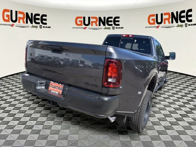 New 2026 Granite Crystal Metallic Clear-Coat Exterior Paint RAM Tradesman image 3