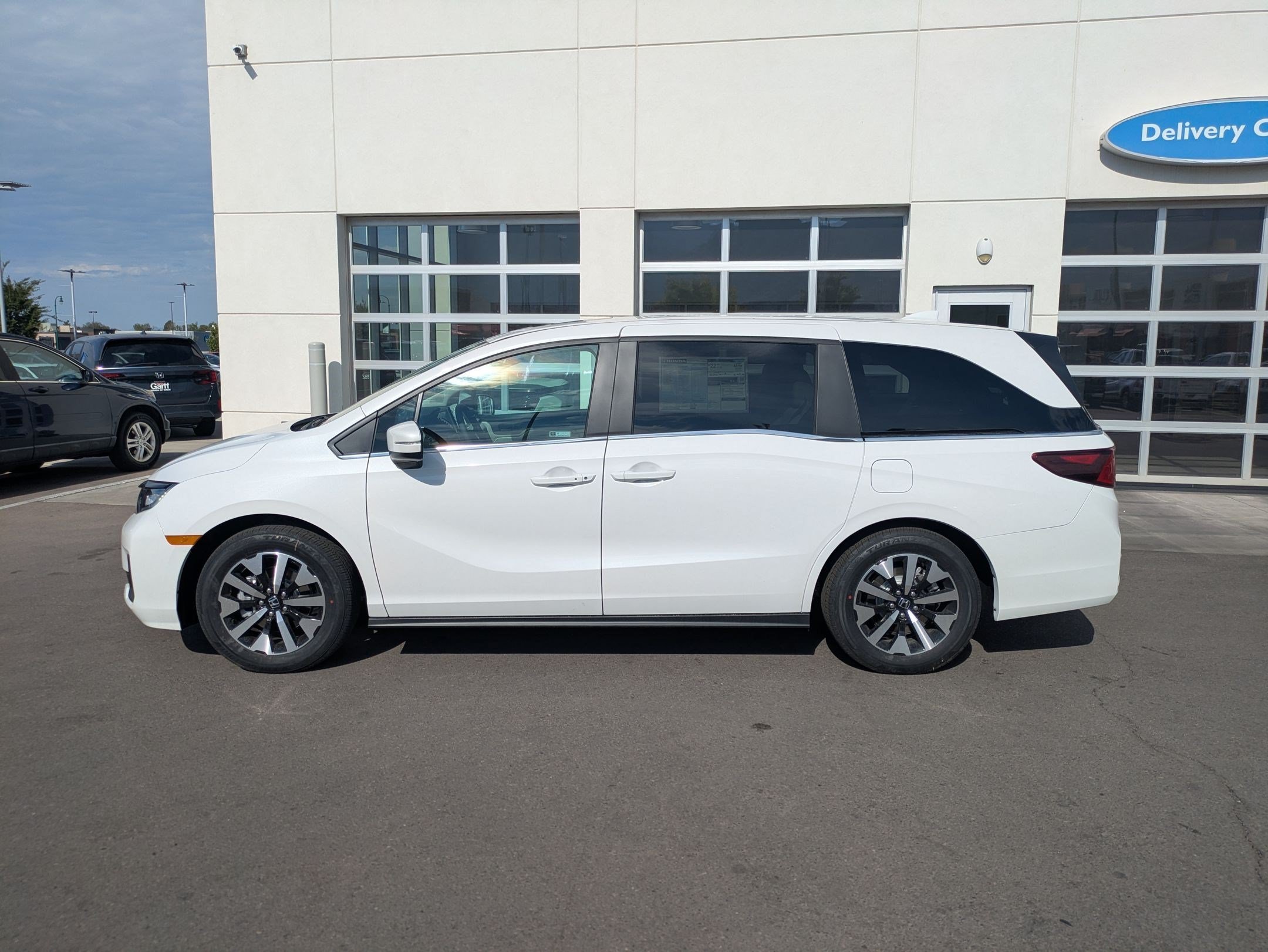 New 2026 Platinum White Pearl Honda EX-L image 7