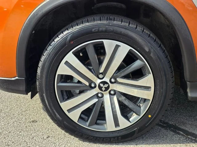 Used 2023 Orange Mitsubishi 2.0 SE image 6