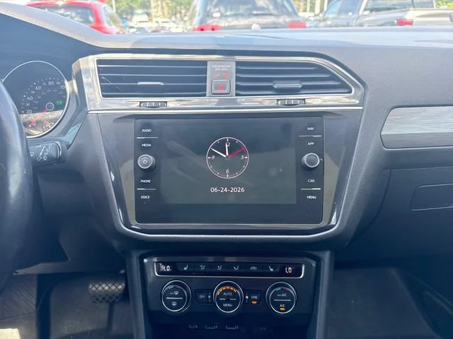 Used 2018 Blue Metallic Volkswagen SEL image 22