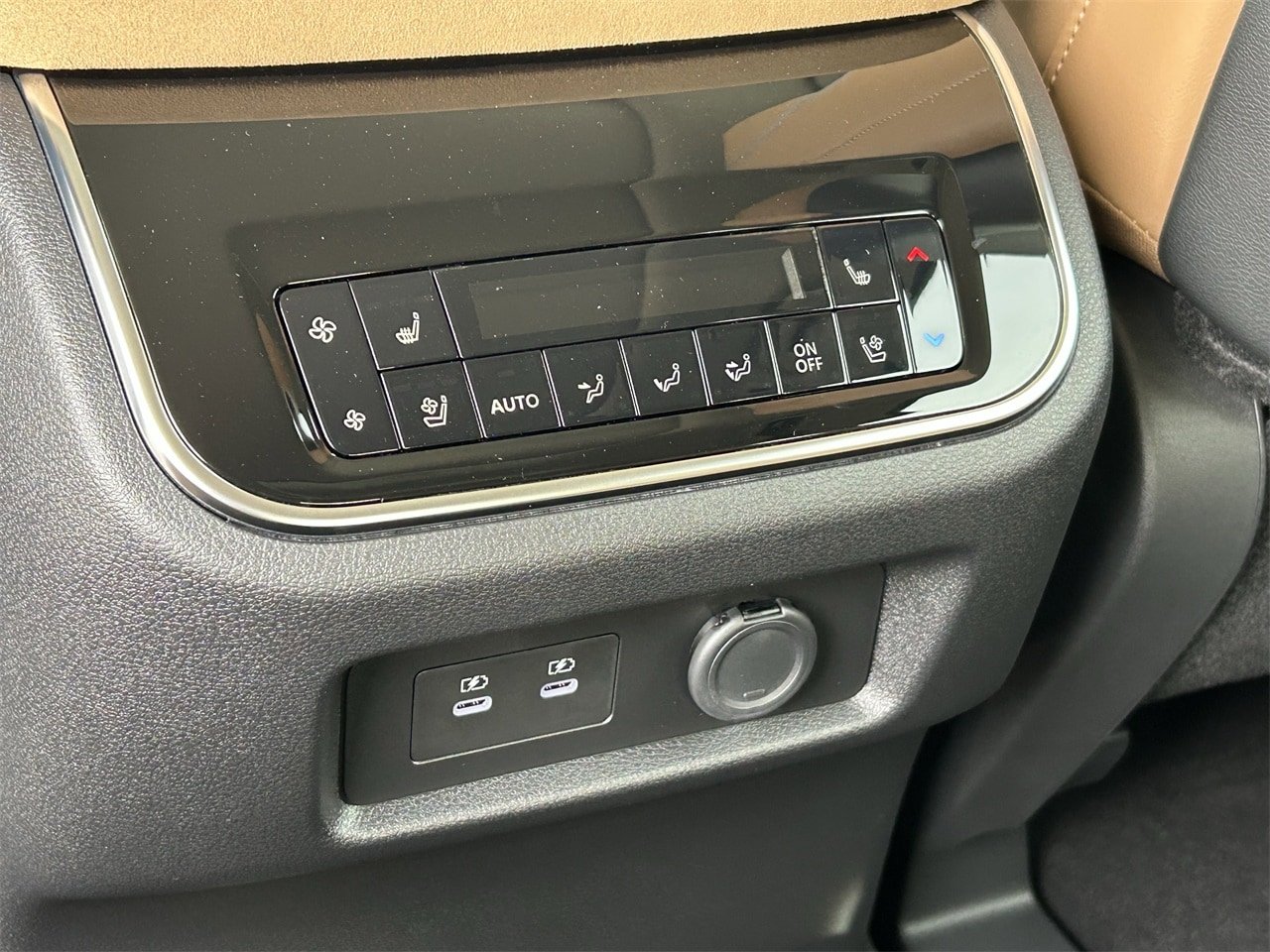 2026 INFINITI QX80 Luxe - Photo 16