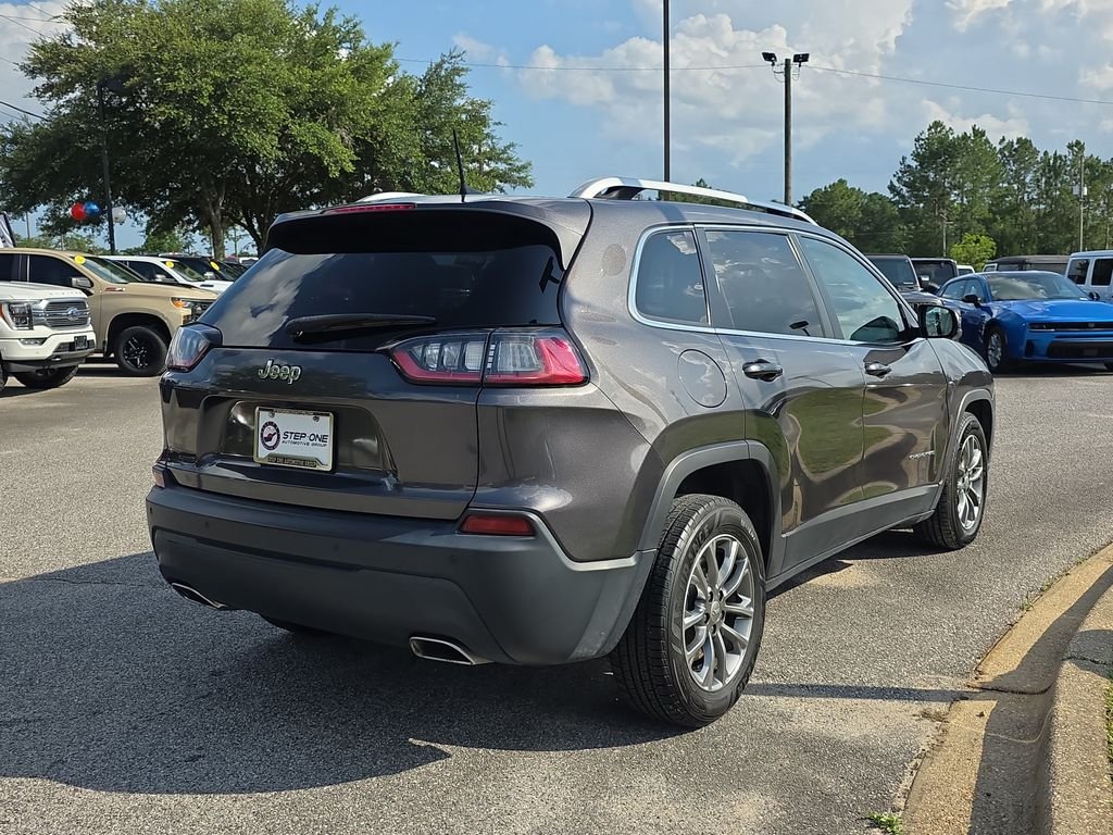 Used 2020 Gray Jeep Latitude Plus image 6