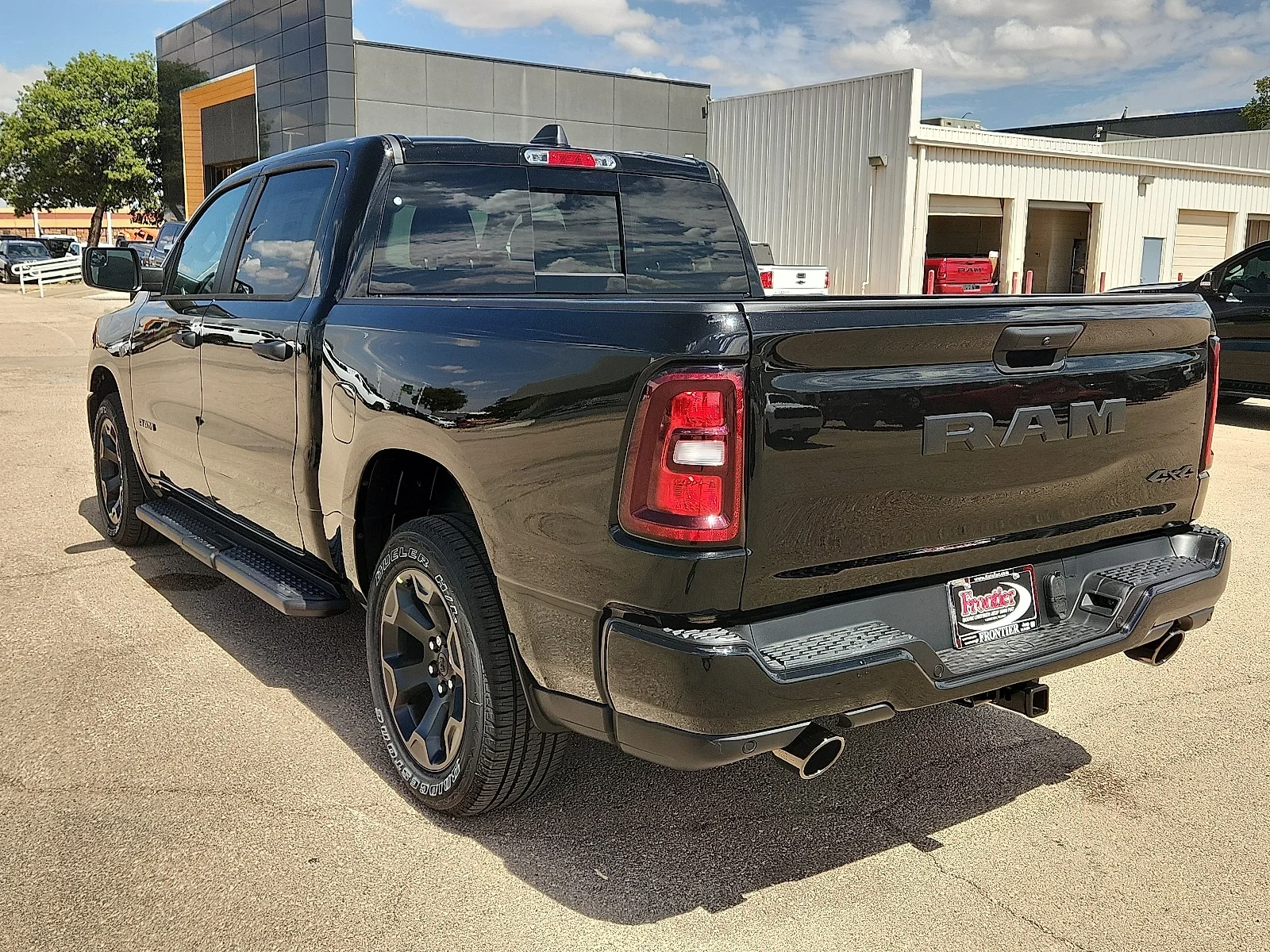 New 2027 Diamond Black Crystal Pearl-Coat  Paint Ram EXPRESS CREW CAB 4X4 5