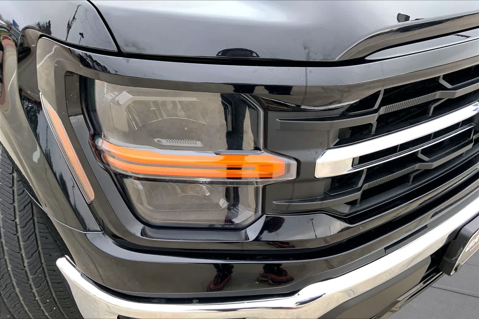 Used 2024 Agate Black Metallic Ford XLT image 41