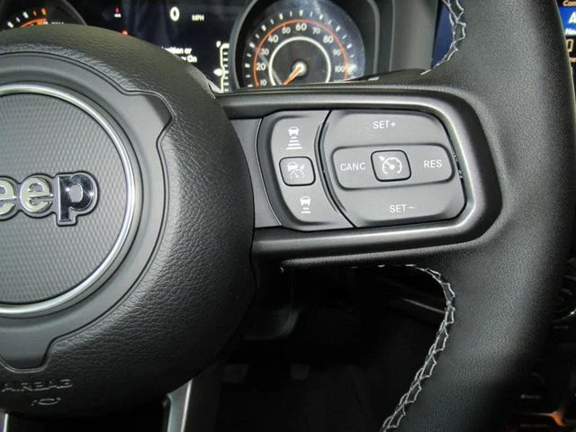 New 2026 Granite Crystal Metallic Clear-Coat Exterior Paint Jeep Mojave X image 28