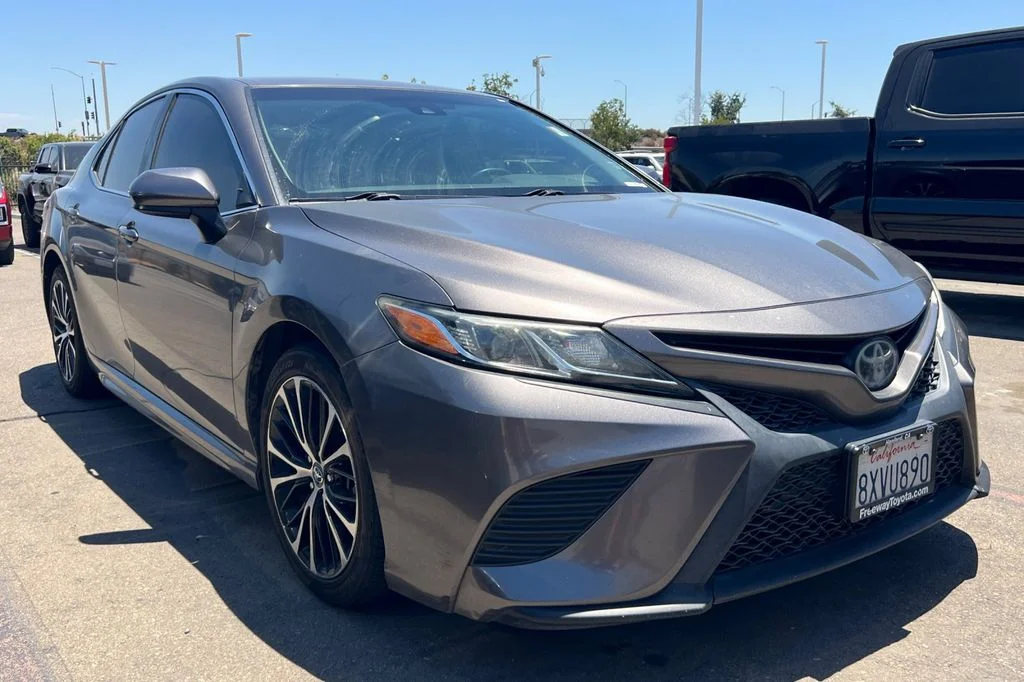 Used 2018 Gray Toyota SE image 2
