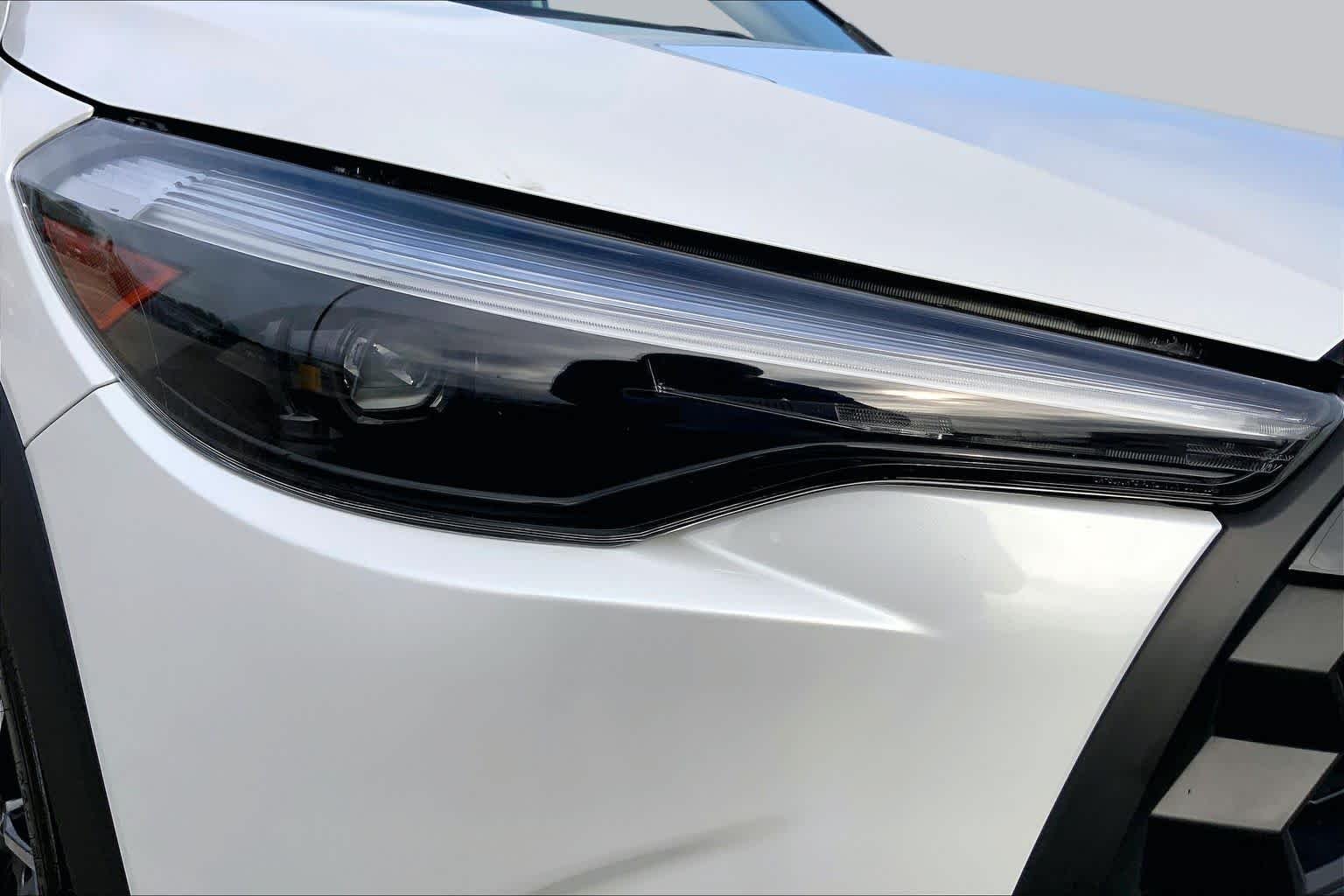 Used 2026 Wind Chill Pearl Toyota XLE image 27