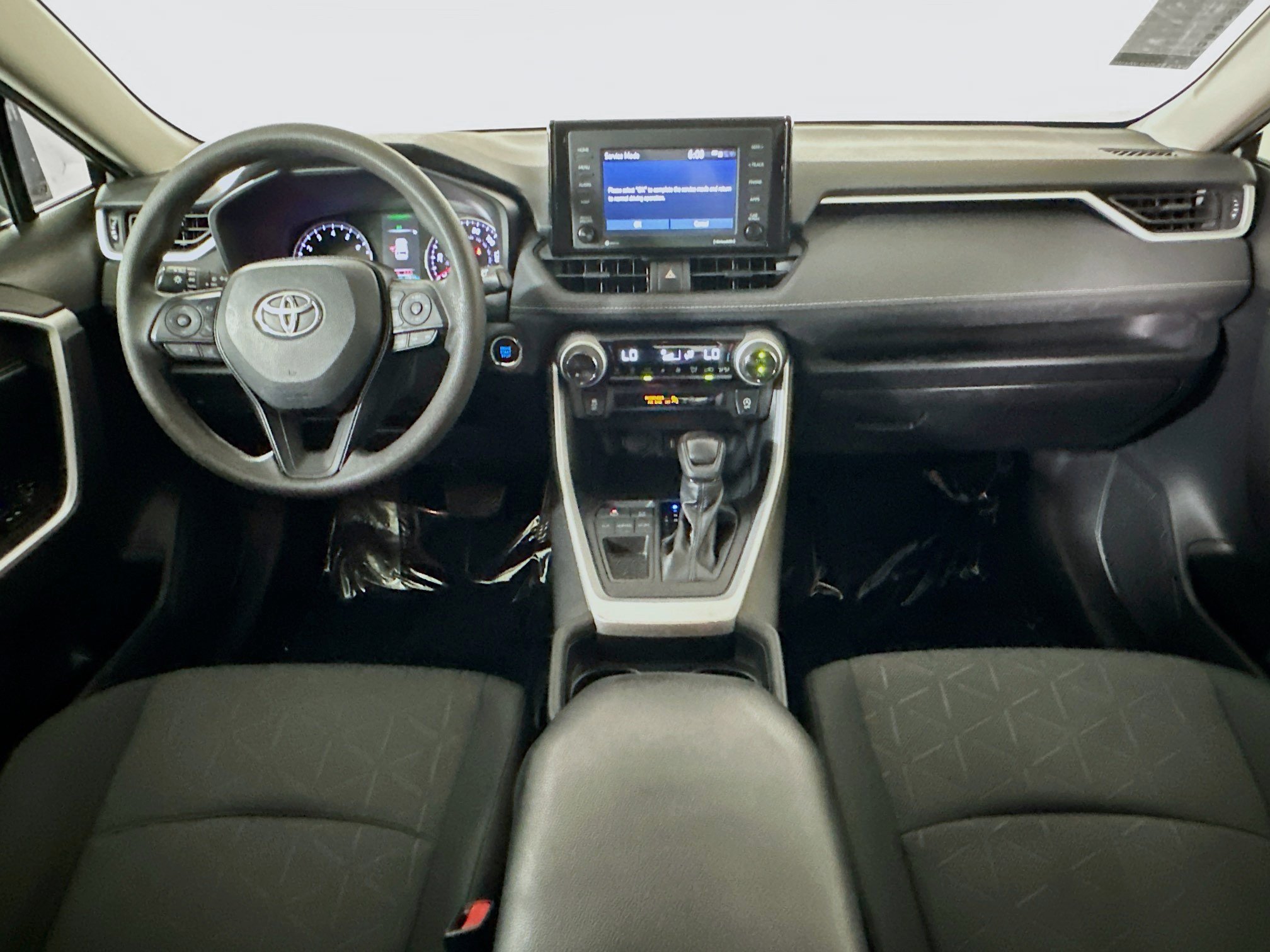 Used 2020 Silver Sky Metallic Toyota XLE image 27