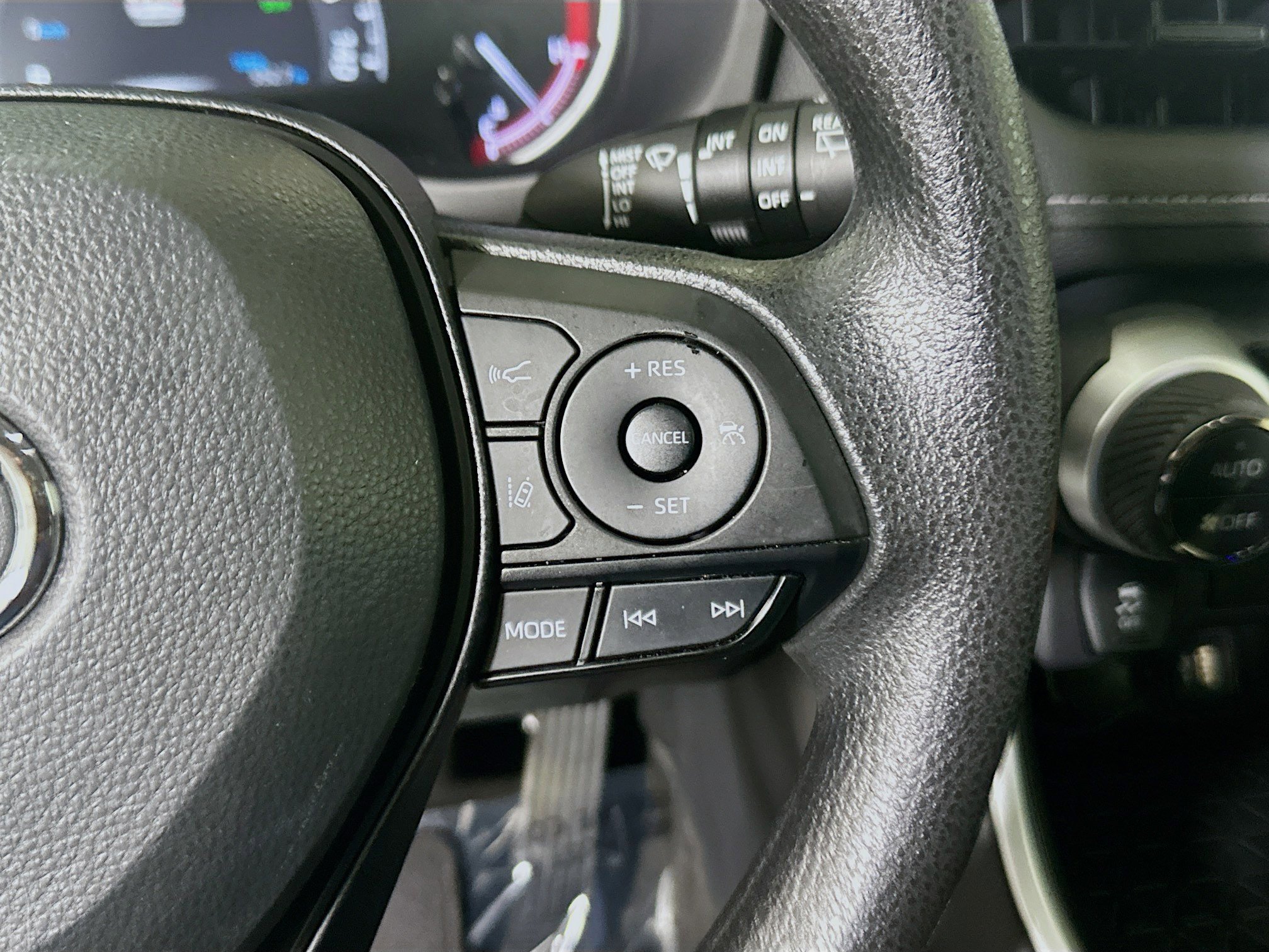 Used 2023 Ice Toyota XLE image 17