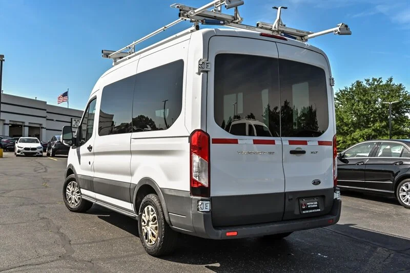 Used 2016 Oxford White Ford 150 XLT image 6