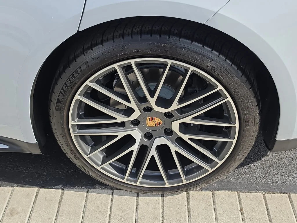 Used 2024 White Porsche 4 image 7