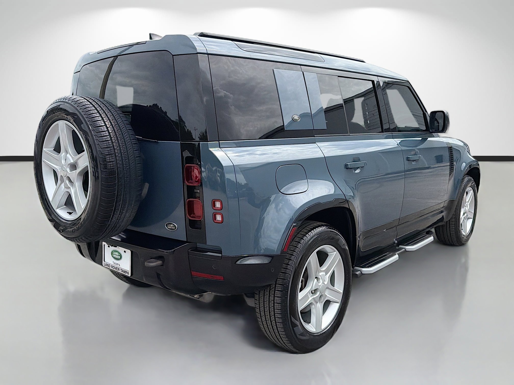 Certified Used 2022 Tasman Blue Metallic Land Rover X-Dynamic SE image 5