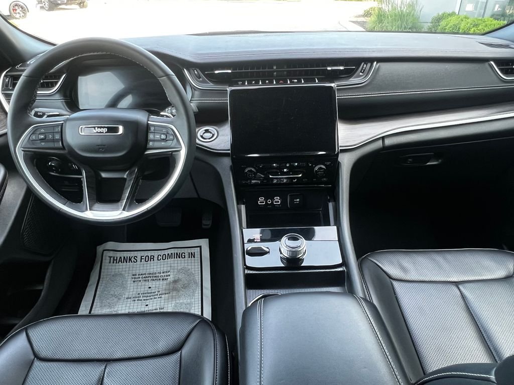 Used 2024 Silver Jeep Limited image 23