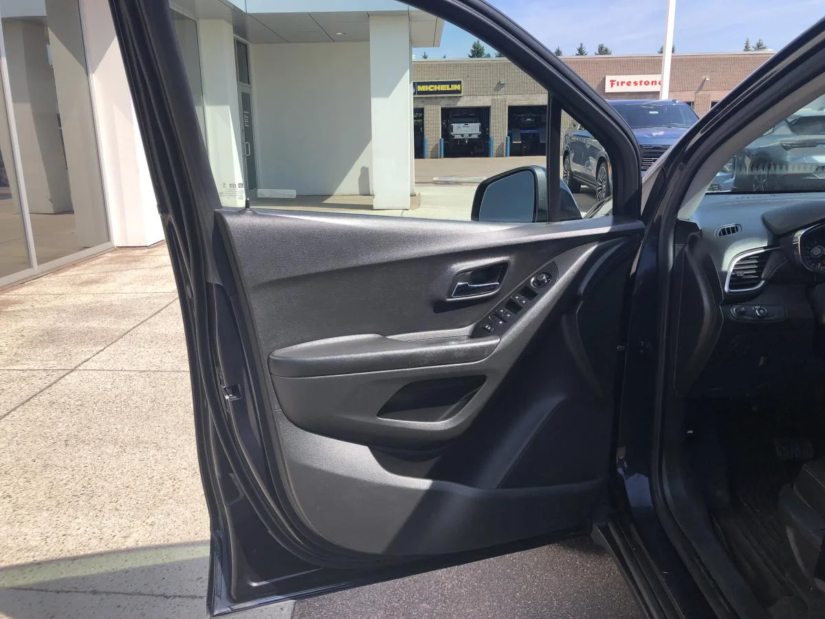 Used 2022 Blue Chevrolet Awd 4dr Lt image 11