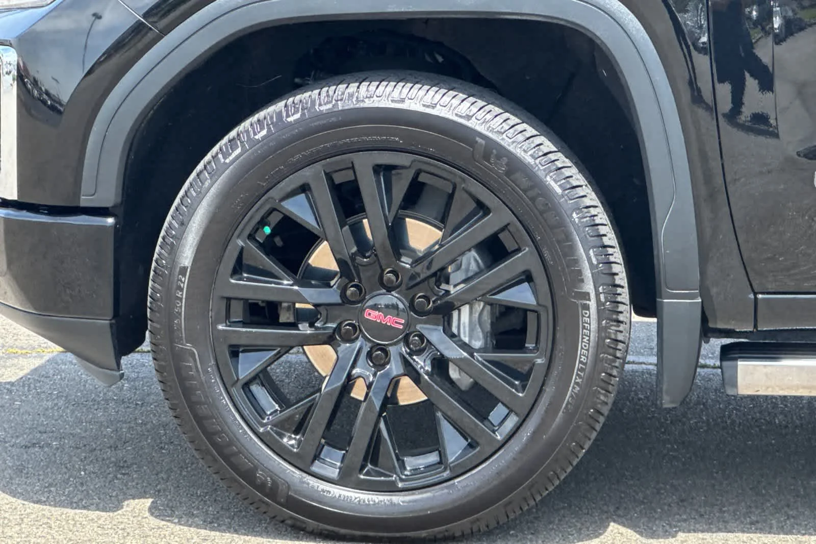 Used 2020 Onyx Black GMC Denali image 32