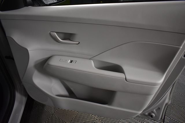2025 Hyundai Kona SEL Convenience - Photo 18
