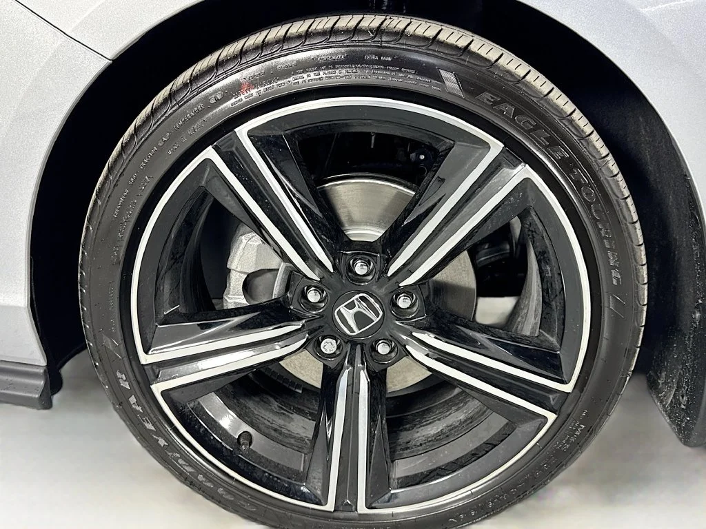 New 2026 Silver Honda SE image 13