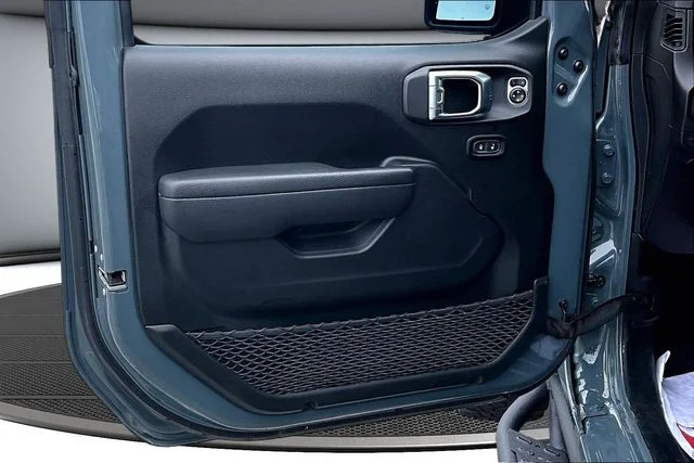 Used 2024 Anvil Clearcoat Jeep Sport image 20