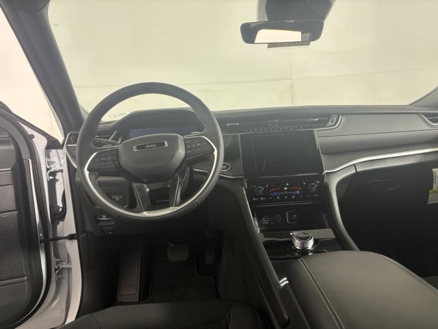 New 2026 White Jeep Laredo image 31