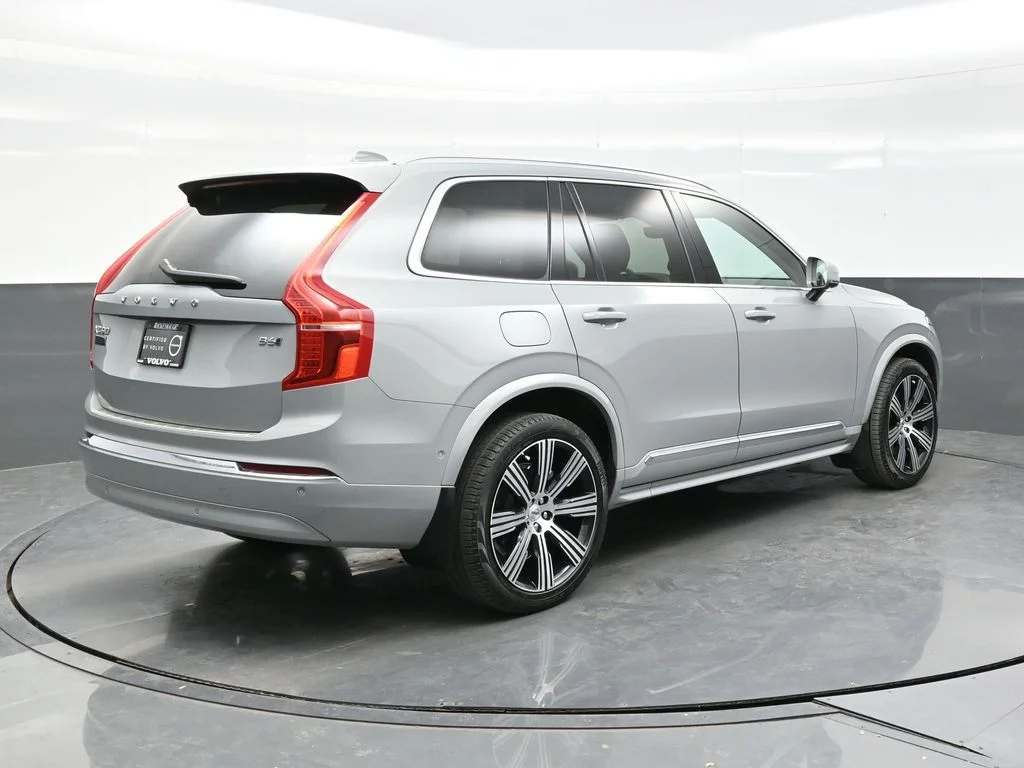 Certified Used 2024 Vapour Grey Volvo Plus image 7