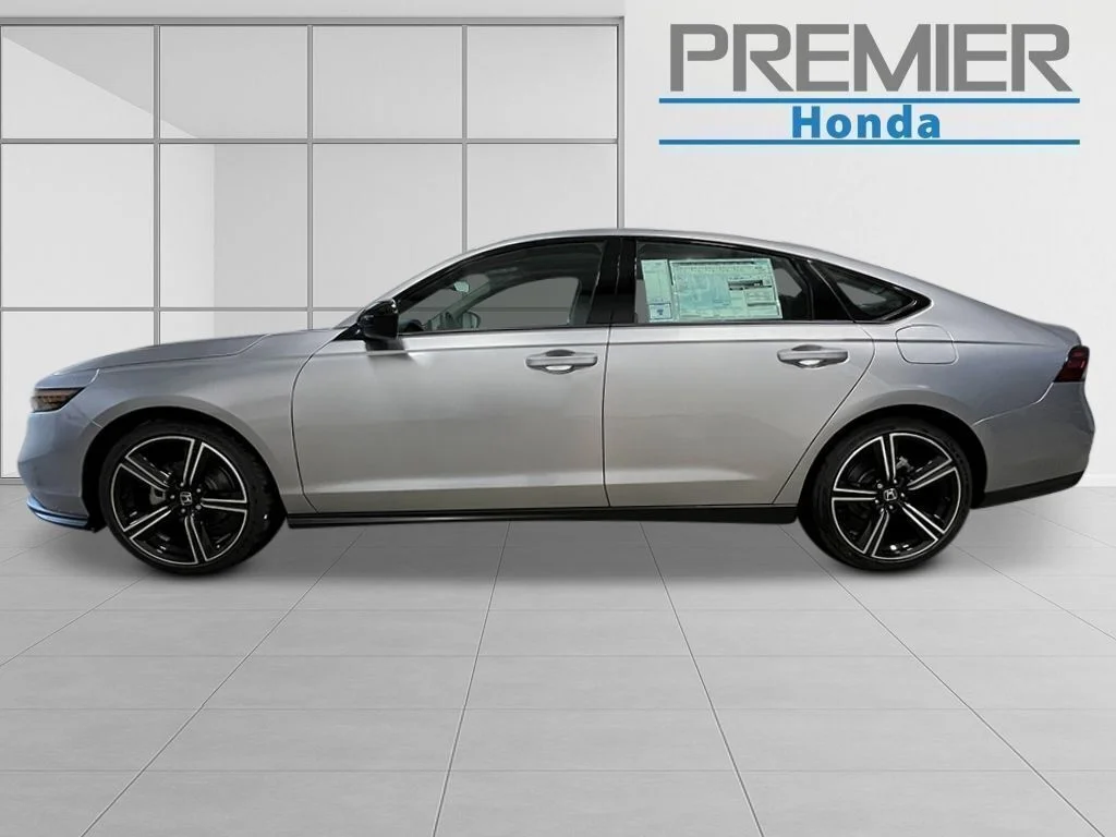 New 2026 Solar Silver Metallic Honda SE image 2