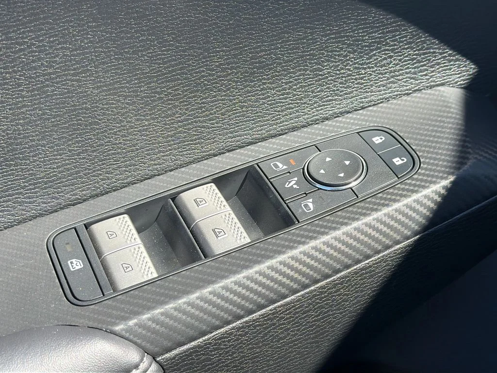 New 2026 White Diamond Mitsubishi TRAIL EDITION AWD image 10