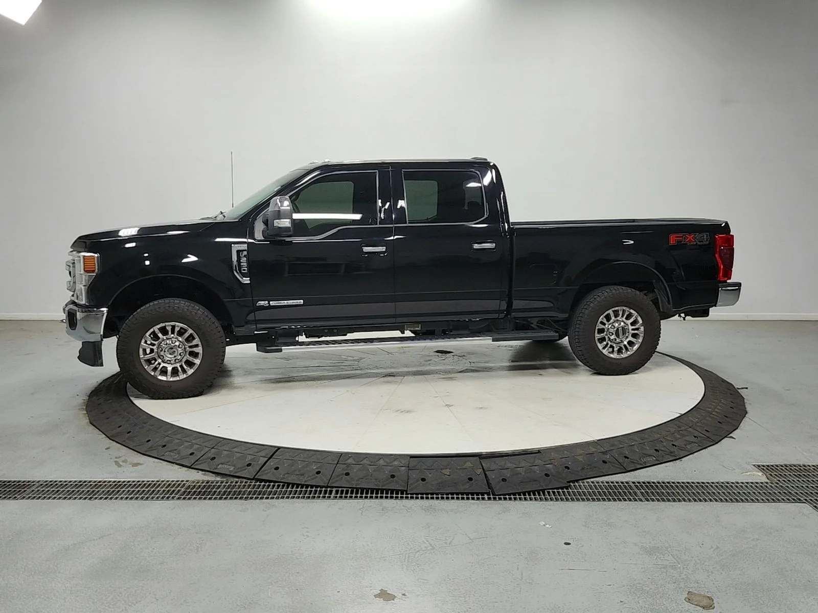 Used 2021 Black Ford XLT image 5