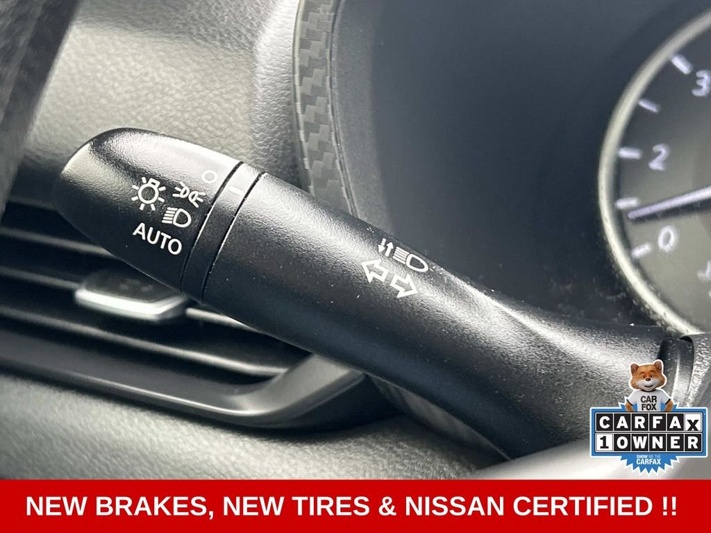 Used 2025 Gray Nissan S image 29