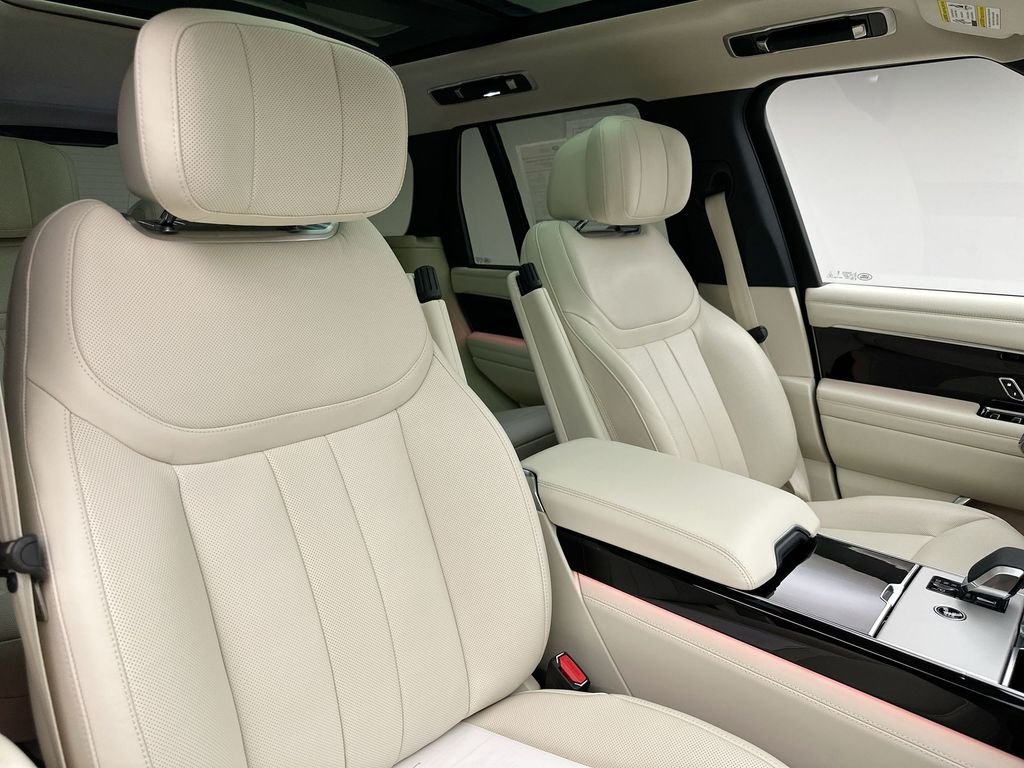 Used 2025 Belgravia Green Metallic Land Rover Autobiography image 18