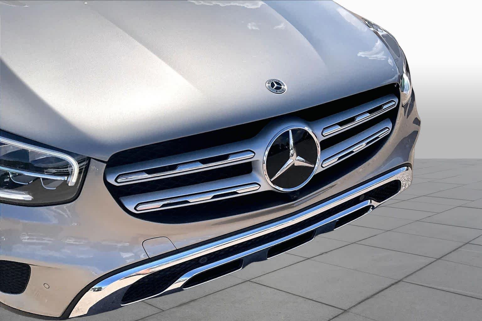 Used 2022 Mojave Silver Metallic Mercedes-Benz GLC 300 image 27
