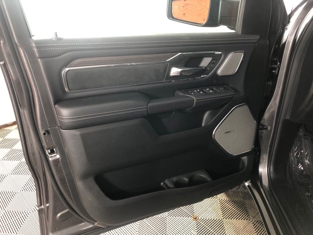 New 2026 Granite Crystal Metallic Clear-Coat Exterior Paint RAM Laramie image 20