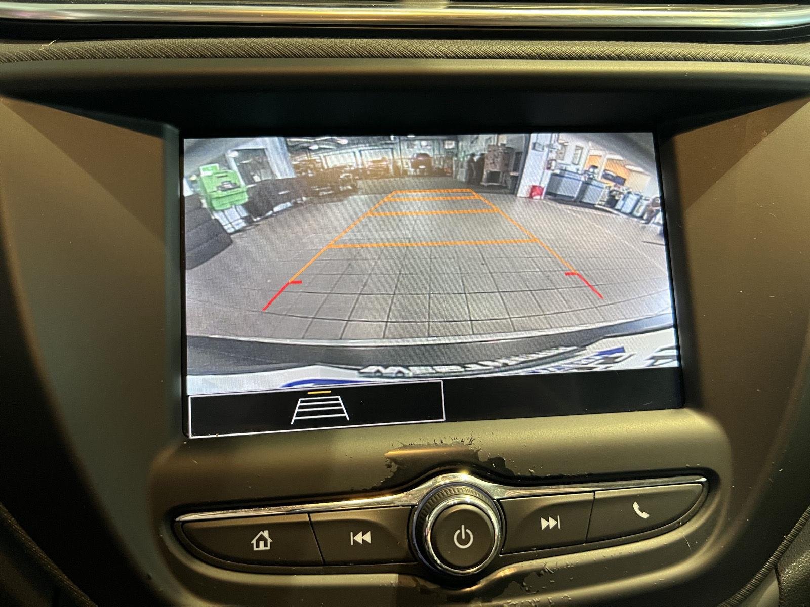 Used 2022 Summit White Chevrolet LT image 19
