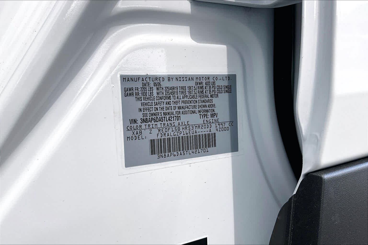 New 2026 Aspen White Tricoat/Super Black Nissan SR image 14