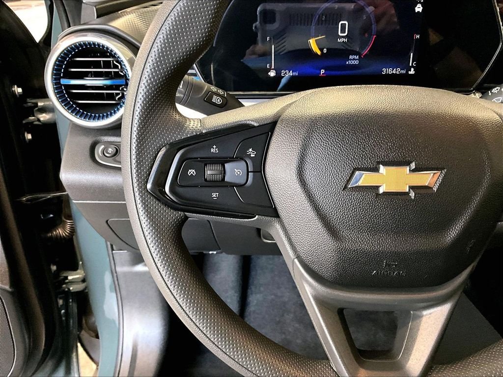 Used 2025 Gray Chevrolet LT image 24
