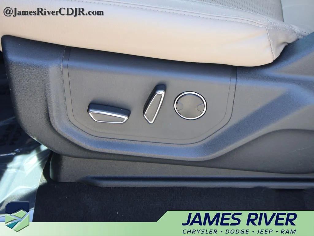 Used 2024 Gray Ford Limited image 25