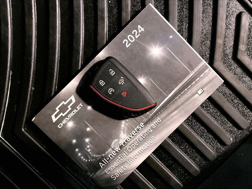 Used 2024 Black Chevrolet Z71 image 32