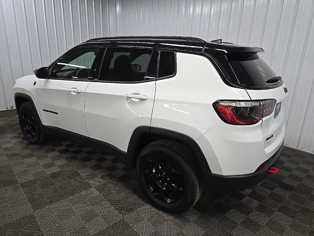 Used 2024 White Jeep Trailhawk image 10