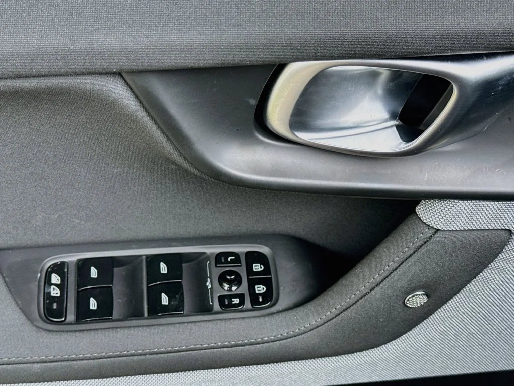 Used 2024  Polestar Long Range Dual Motor image 19
