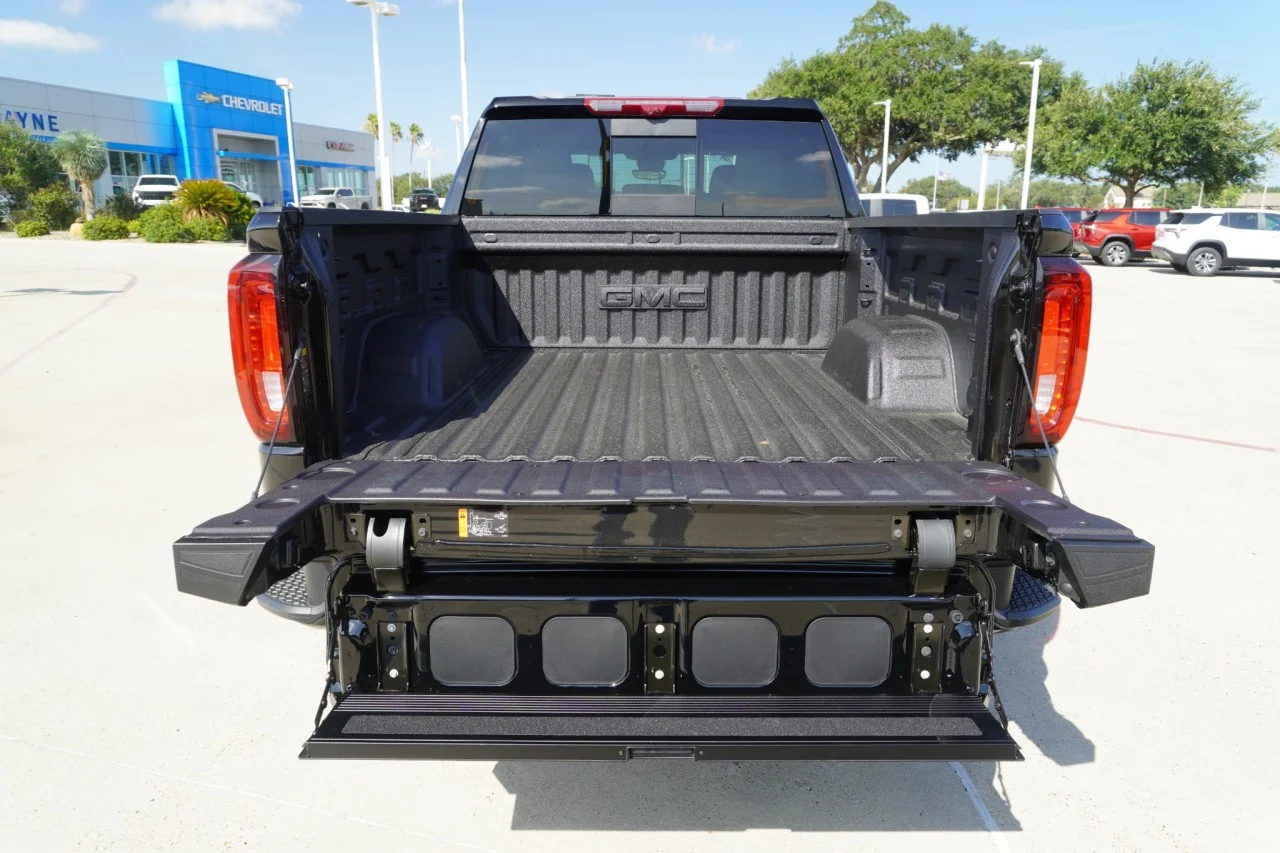 2026 GMC Sierra 1500 AT4 - Photo 11