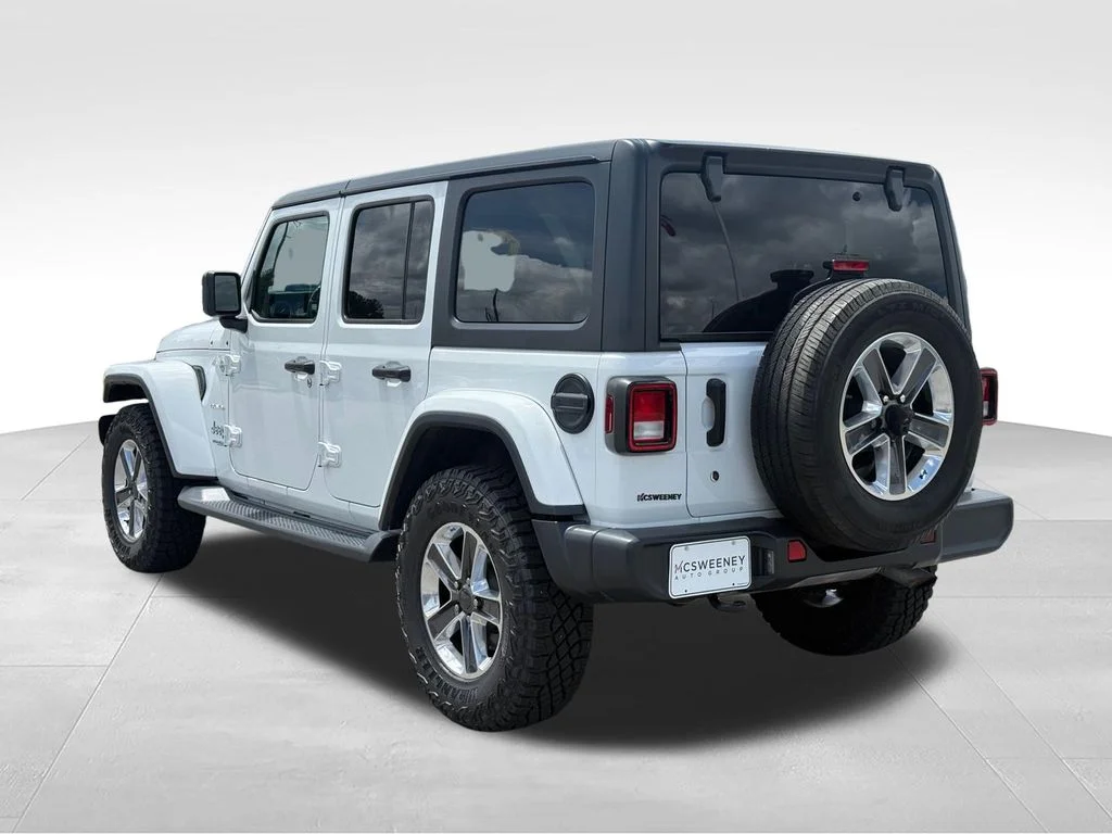 Used 2020 White Jeep Unlimited Sahara image 3
