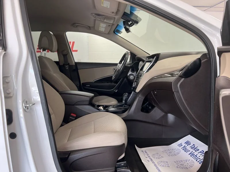 Used 2017 White Hyundai 2.4 Base image 12