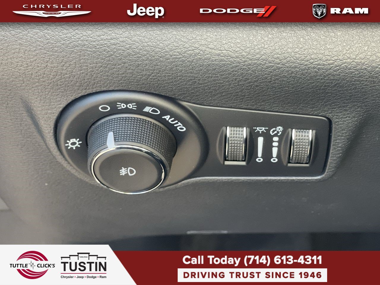 New 2026 Silver Zynith Metallic Clearcoat Jeep Latitude Altitude image 21