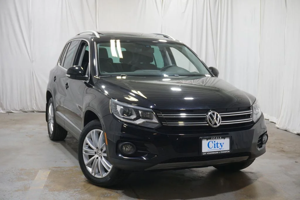 Used 2016 Deep Black Pearl Volkswagen SE image 7