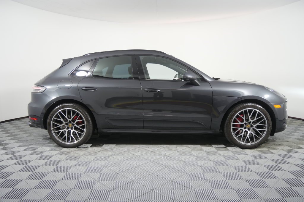Used 2021  Porsche GTS image 3