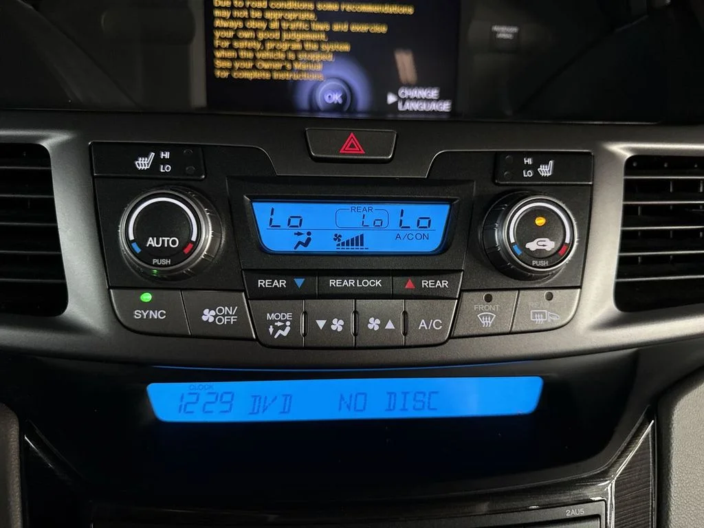 Used 2013 White Diamond Pearl Honda Touring Elite image 28