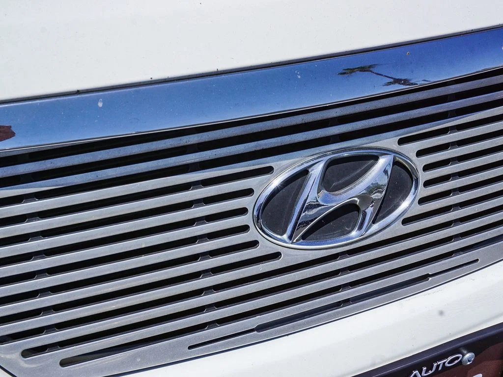 Used 2006 White Hyundai GLS V6 image 11