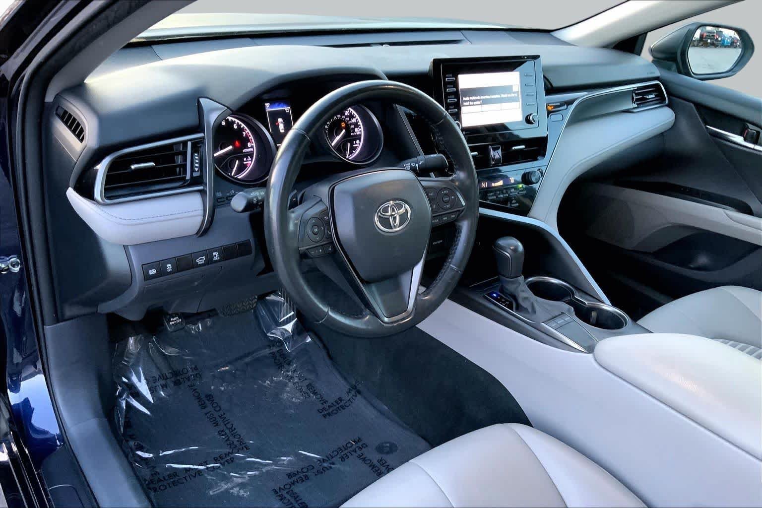 Used 2022 BLUE Toyota SE image 17