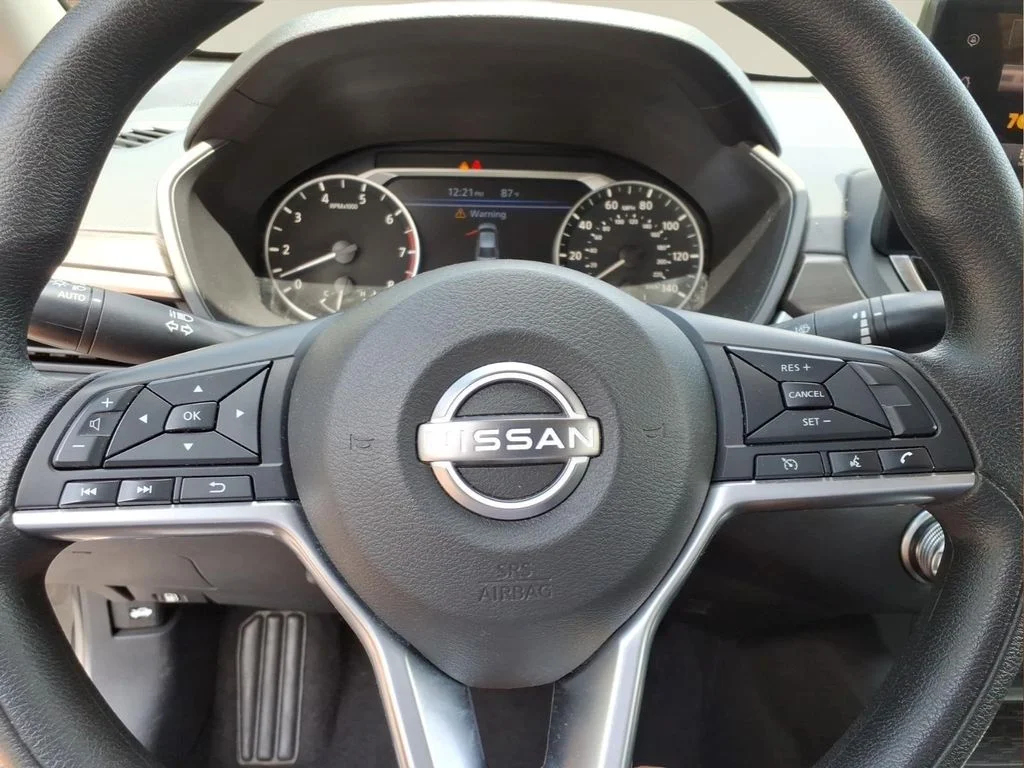 Used 2025 Black Nissan 2.5 SV image 11