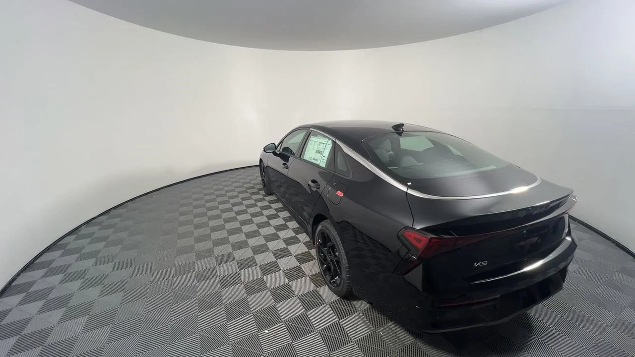 New 2026 Aurora Black Pearl Kia GT-Line FWD image 4