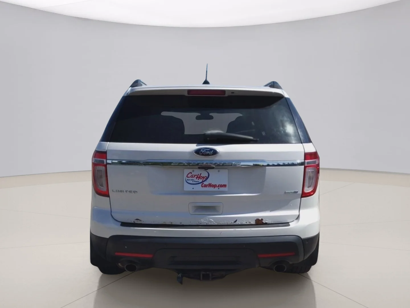 Used 2013 White Ford LIMITED image 4